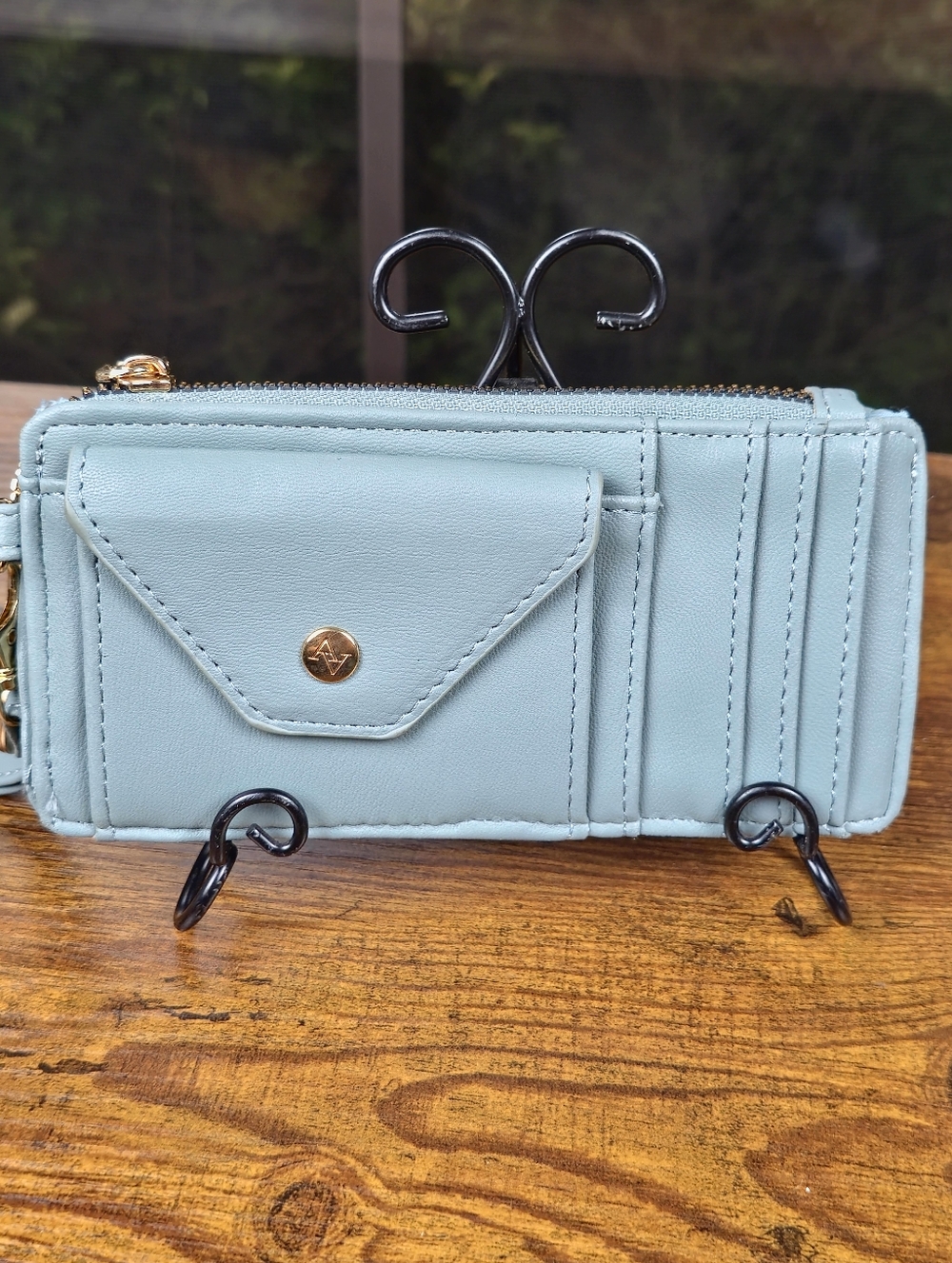 Adrienne Vittadini Quilted Green Wristlet with‎ Gold Hardware - Picture 2 of 8